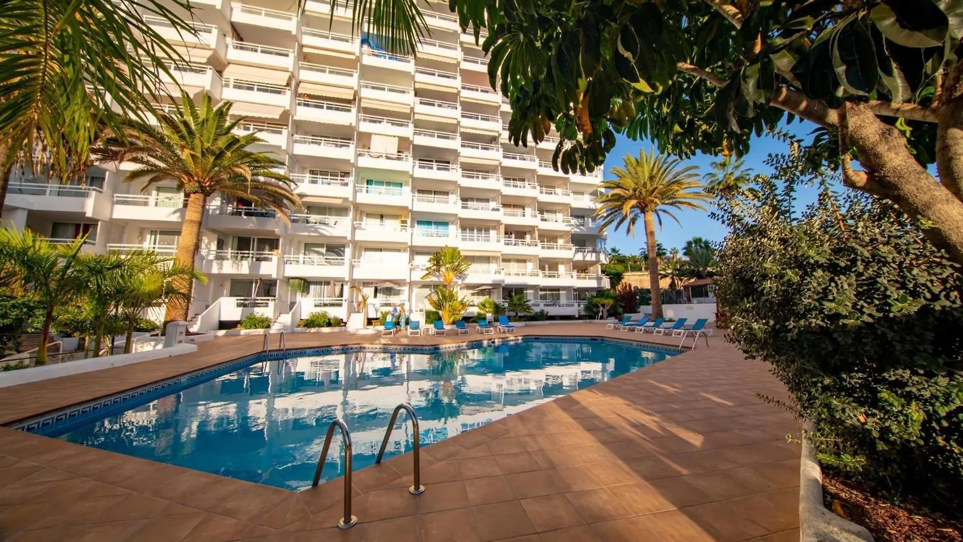 Apart Hotel Ponderosa Tenerife location